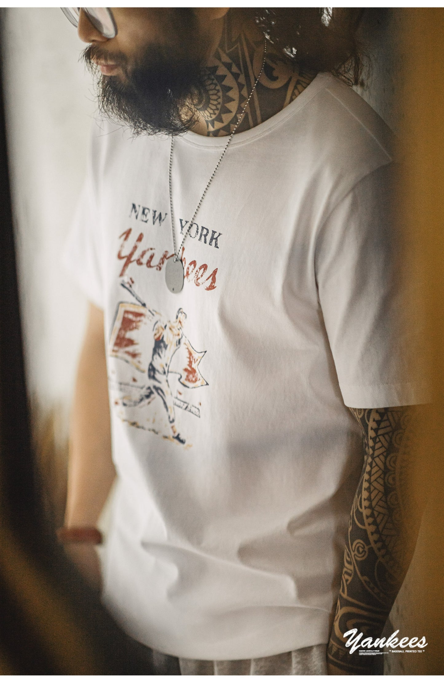 野球ボールの刺繍がポイントに◆NEWYORK YANKEESプリントTシャツ◆S~2XL