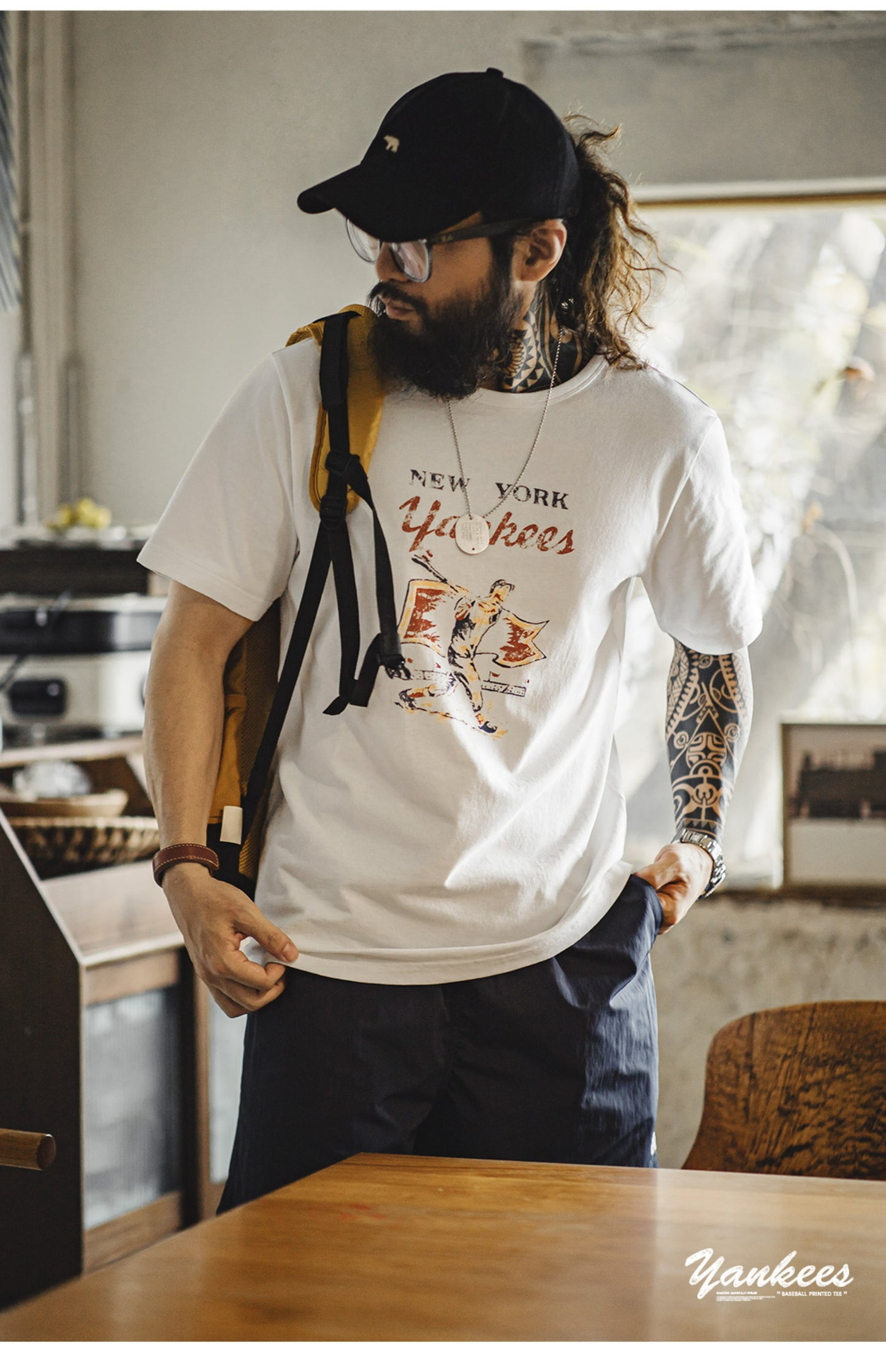 野球ボールの刺繍がポイントに◆NEWYORK YANKEESプリントTシャツ◆S~2XL