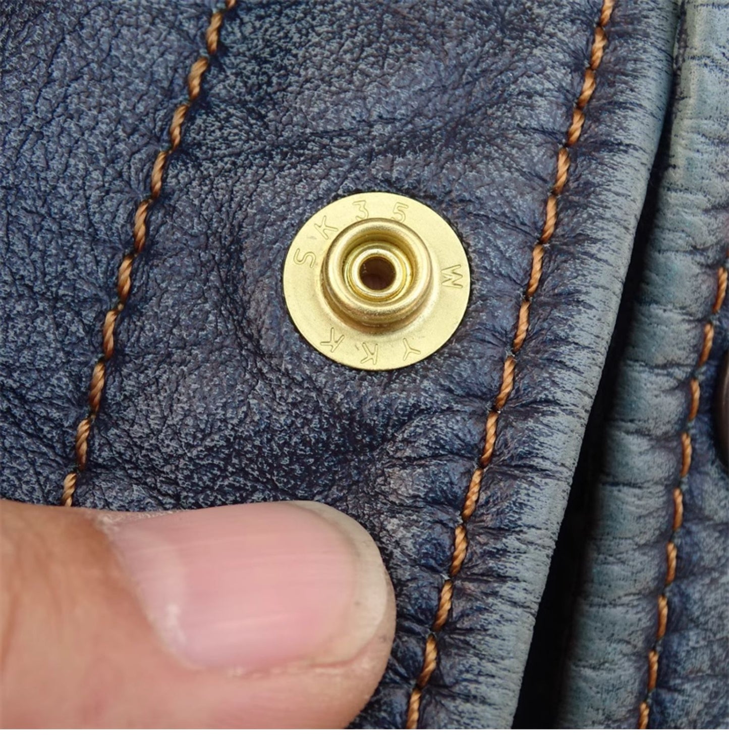 インディゴカラーの色味が◎ウォッシャブルカウレザー ウエスタンシャツ