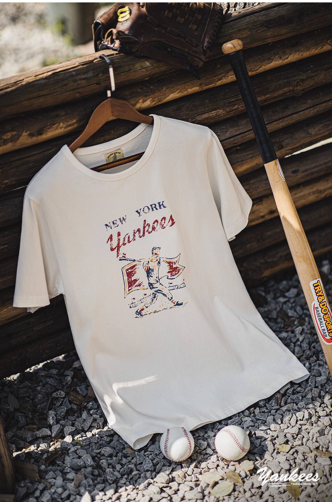 野球ボールの刺繍がポイントに◆NEWYORK YANKEESプリントTシャツ◆S~2XL