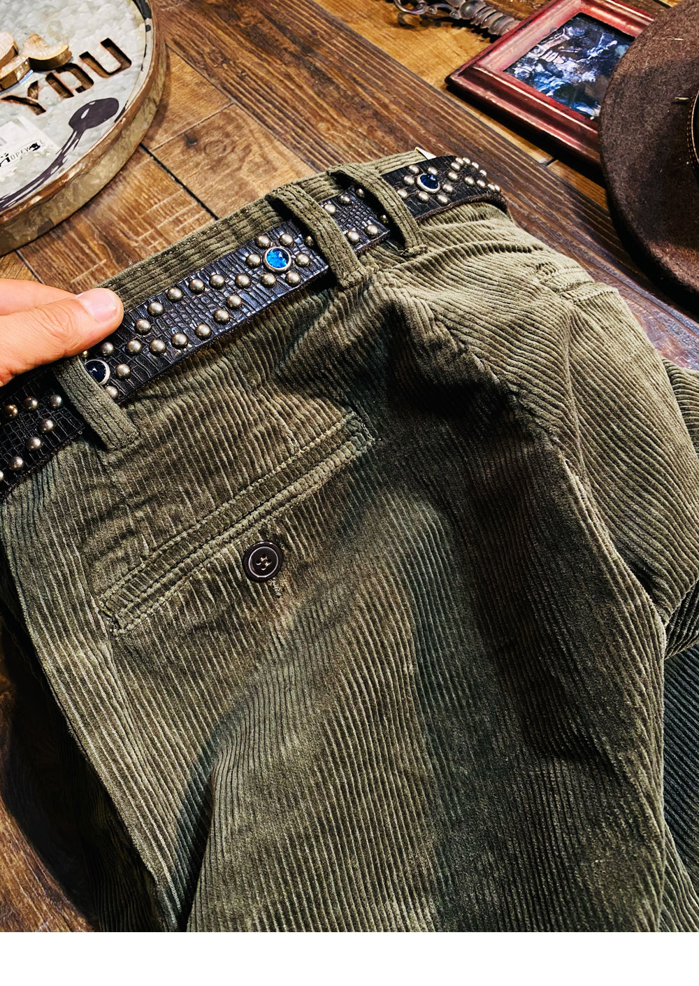 ☆腰回りは2タックでゆったり裾にかけてのテーパードシルエットが綺麗☆コットンコーデュロイパンツ☆29~36