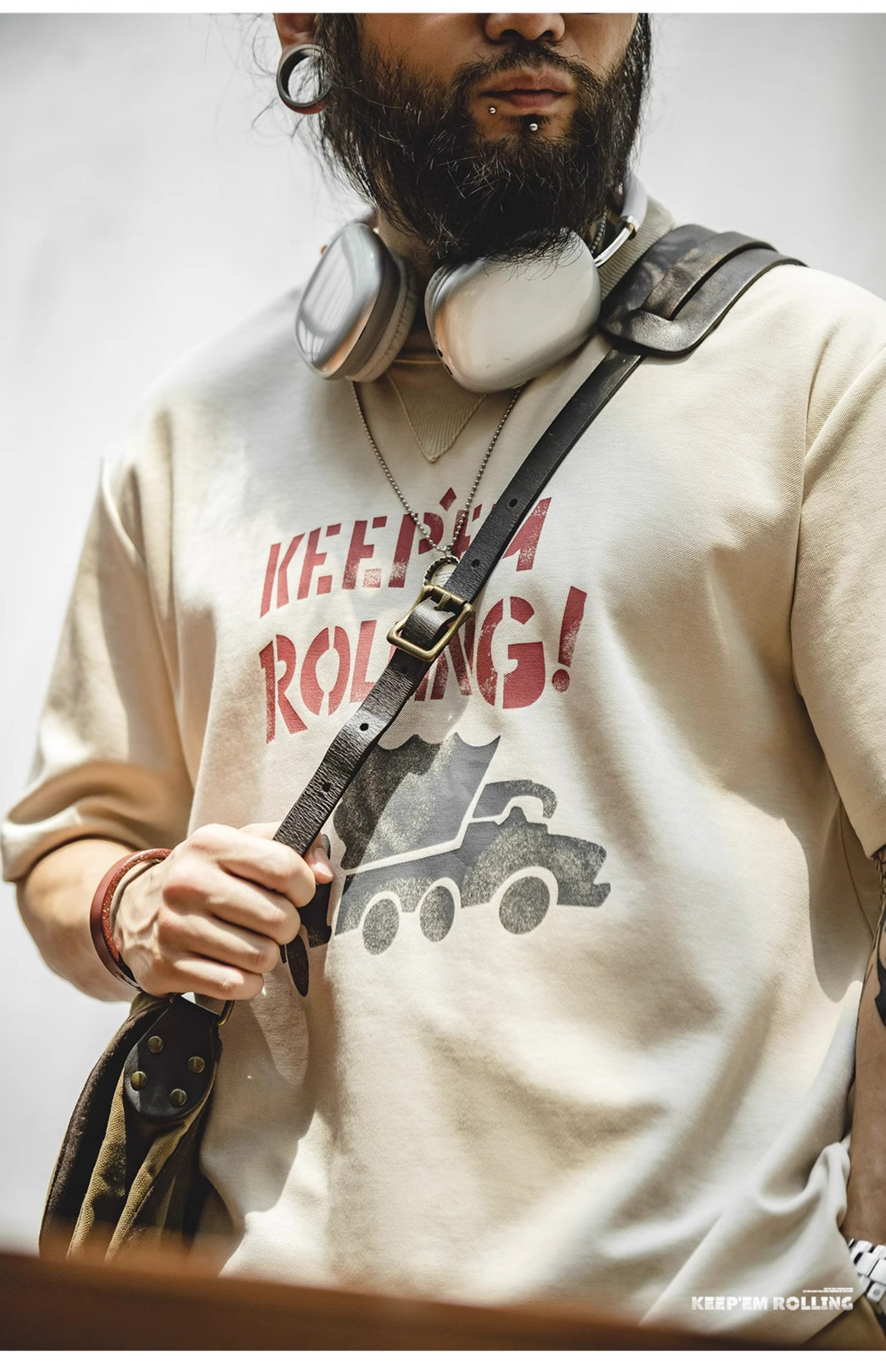 ◆ハーフスリーブ KEEP’EM ROLLING!プリント Tシャツ◆S~2XL