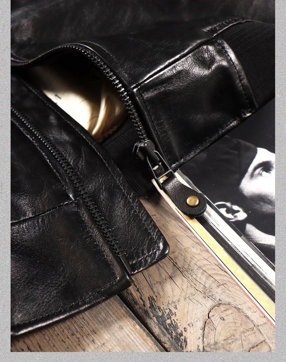 １点のみスペシャルSALE◇Lサイズ◇ゆったりシルエット◇航路地図柄の裏地◇カウレザーB-15フライトジャケット◇