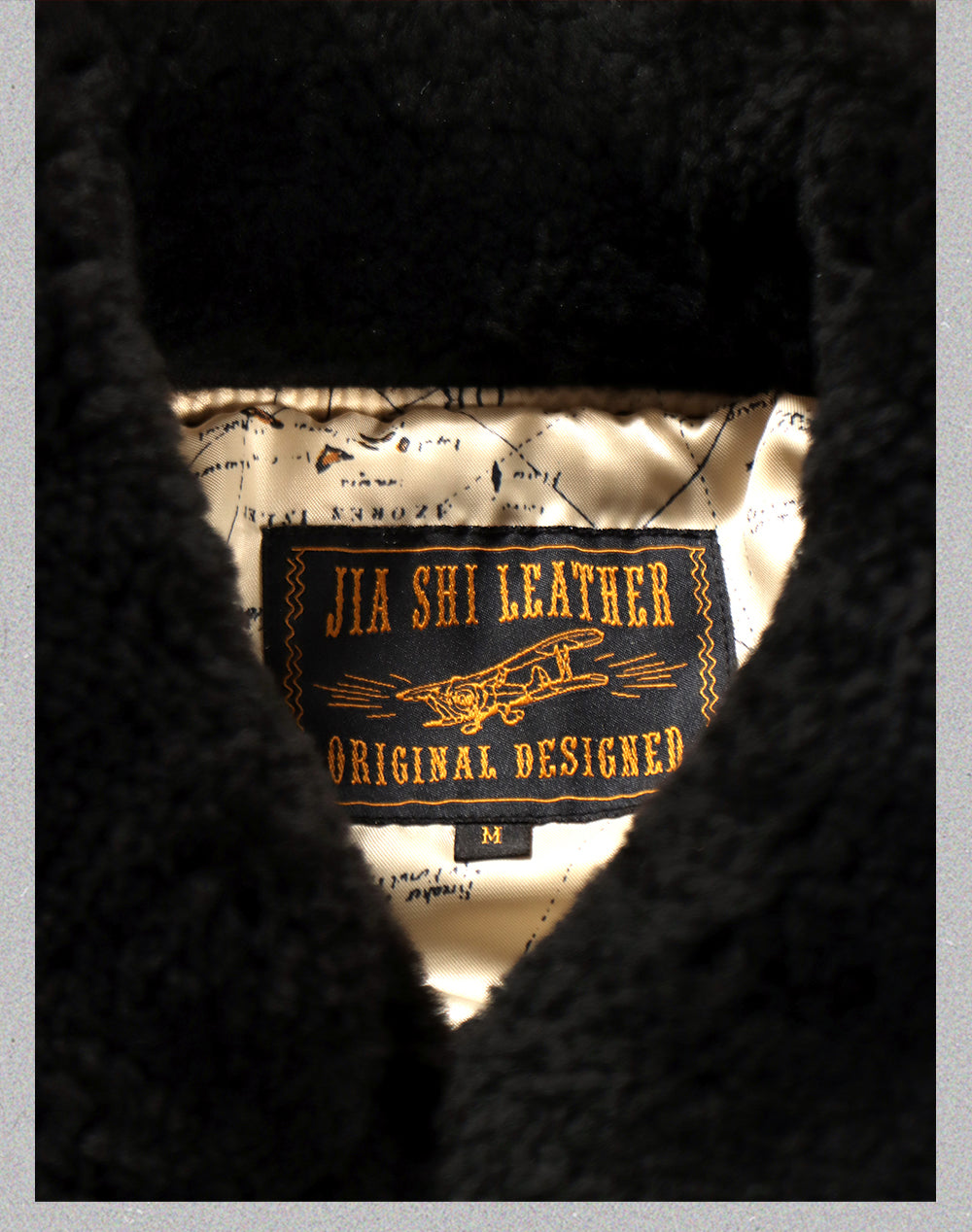 １点のみスペシャルSALE◇Lサイズ◇ゆったりシルエット◇航路地図柄の裏地◇カウレザーB-15フライトジャケット◇