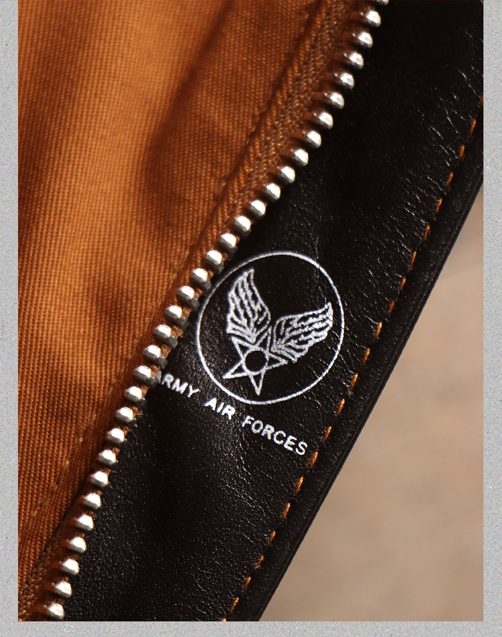 ハンドペイントのワッペンがキュート✩ヴィンテージ復刻 植物タンニン鞣しホースハイドレザー メンフィスベルモデル A-2ジャケット✩